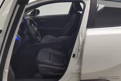 2022 Toyota C-HR 2.0L Leading, белый — фото 13
