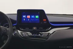 2022 Toyota C-HR 2.0L Leading, белый — фото 16