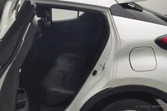 2022 Toyota C-HR 2.0L Leading, белый — фото 19