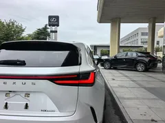2023 Lexus NX 260 2WD, белый — фото 15