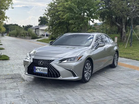 2022 Lexus ES 200 Excellence