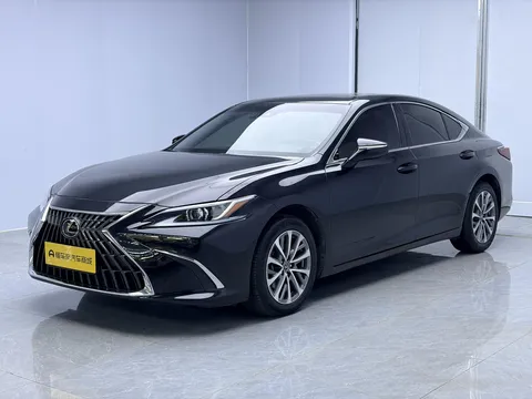 2022 Lexus ES 260 Excellence