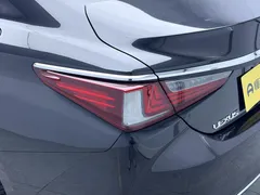 2022 Lexus ES 260 Excellence, чёрный — фото 19