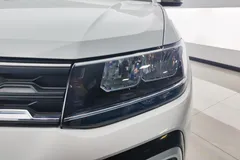 2023 Volkswagen Tacqua 1.5L AT Fashion, белый — фото 2