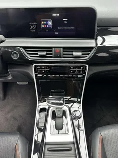 2023 Kia Seltos 1.5L IVT Premium, белый — фото 14