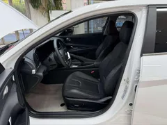 2023 Hyundai Elantra 1.5L CVT LUX Premium, белый — фото 16