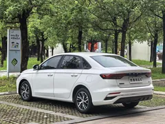 2023 Geely Emgrand 4th Gen Champion 1.5L MT Luxury, белый — фото 6