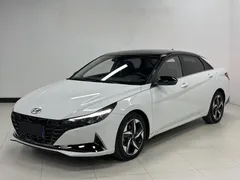 2022 Hyundai Elantra 1.5L CVT LUX Premium, белый — фото 1