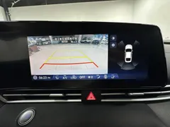 2022 Hyundai Elantra 1.5L CVT LUX Premium, белый — фото 5