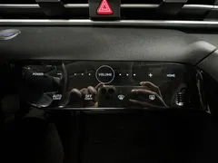 2022 Hyundai Elantra 1.5L CVT LUX Premium, белый — фото 8