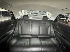 2022 Hyundai Elantra 1.5L CVT LUX Premium, белый — фото 16