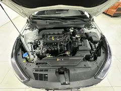 2022 Hyundai Elantra 1.5L CVT LUX Premium, белый — фото 20
