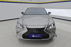 2022 Lexus ES 200 Excellence — фото 3
