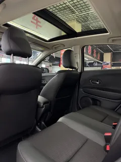 2022 Honda Vezel 1.5L CVT Pioneer, белый — фото 13