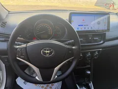 2022 Toyota Yaris L Zhixuan X 1.5L CVT Luxury Plus, белый — фото 8
