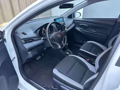 2022 Toyota Yaris L Zhixuan 1.5L CVT Leading Plus, белый — фото 7