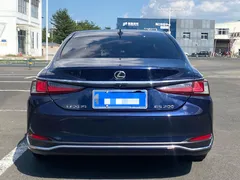 2022 Lexus ES 200 Excellence, синий — фото 5