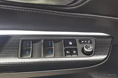 2022 Toyota Venza 2.0L CVT 2WD Premium — фото 12