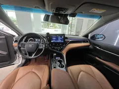 2021 Toyota Camry 2.0G Luxury, белый — фото 7