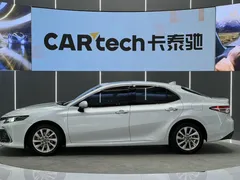2021 Toyota Camry 2.0G Luxury, белый — фото 13
