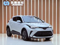 2022 Toyota C-HR 2.0L Comfort, белый — фото 3
