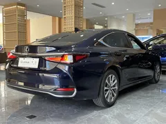2021 Lexus ES 200 Excellence, синий — фото 9