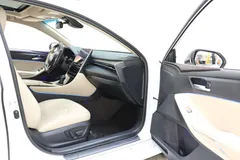 2022 Toyota Avalon 2.0L Luxury, белый — фото 8
