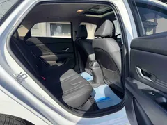 2023 Hyundai Elantra 1.5L CVT LUX Premium, белый — фото 9