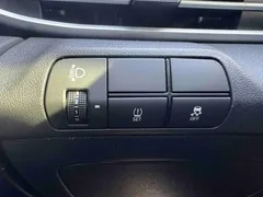 2023 Hyundai Elantra 1.5L CVT LUX Premium, белый — фото 11