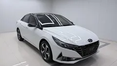 2022 Hyundai Elantra 1.5L CVT LUX Premium, белый — фото 3