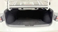 2022 Hyundai Elantra 1.5L CVT LUX Premium, белый — фото 18