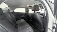 2022 Hyundai Elantra 1.5L CVT LUX Premium, белый — фото 20