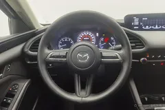 2022 Mazda Mazda3 2.0L AT, красный — фото 15