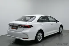 2021 Toyota Corolla 1.5L CVT Elite, белый — фото 2