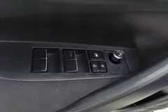 2021 Toyota Corolla 1.5L CVT Elite, белый — фото 12