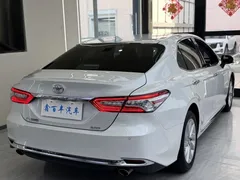 2023 Toyota Camry 2.0G Luxury, белый — фото 11