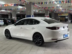 2022 Mazda Mazda3 2.0L AT, белый — фото 6