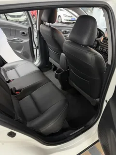 2022 Toyota Yaris L Zhixuan X 1.5L CVT Leading Plus, белый — фото 7