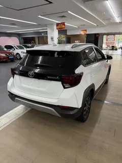 2022 Toyota Yaris L Zhixuan X 1.5L CVT Leading Plus, белый — фото 9