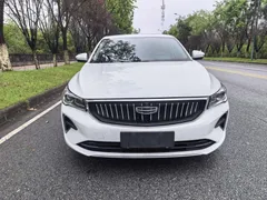2022 Geely Emgrand 4th Gen 1.5L CVT Premium, белый — фото 2