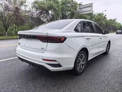 2022 Geely Emgrand 4th Gen 1.5L CVT Premium, белый — фото 4