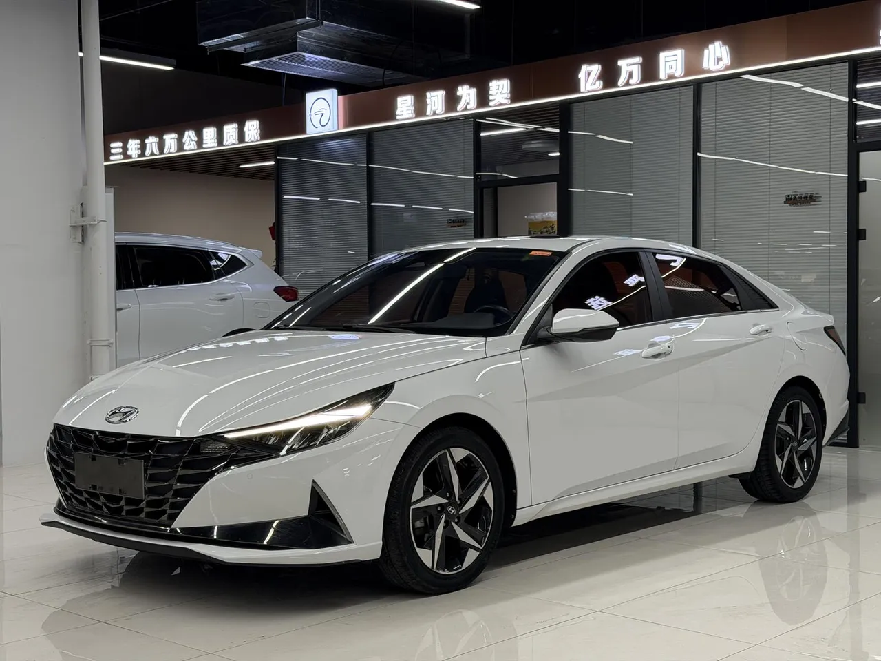 2022 Hyundai Elantra 1.5L CVT LUX Premium