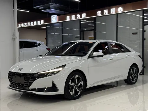 2022 Hyundai Elantra 1.5L CVT LUX Premium