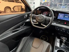 2022 Hyundai Elantra 1.5L CVT LUX Premium, белый — фото 8