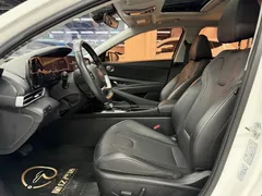 2022 Hyundai Elantra 1.5L CVT LUX Premium, белый — фото 15