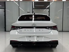 2022 Hyundai Elantra 1.5L CVT LUX Premium, белый — фото 19