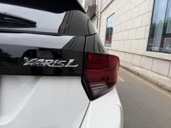 2022 Toyota Yaris L Zhixuan X 1.5L CVT Luxury Plus, белый — фото 6