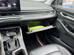2022 Geely Emgrand 4th Gen 1.5L CVT Luxury — фото 13