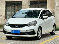 2021 Honda Fit 1.5L CVT, белый — фото 1