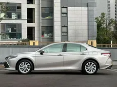 2021 Toyota Camry 2.0G Luxury — фото 3